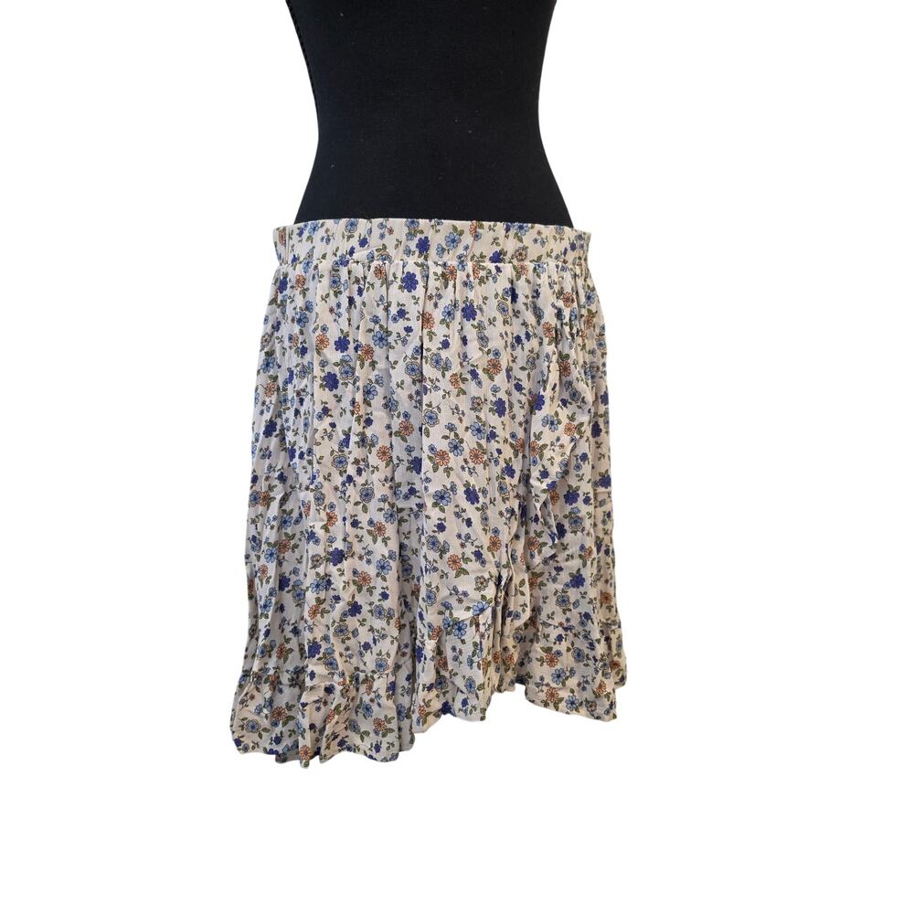 Boutique Floral Cottage core Skirt with slit NWOT Medium